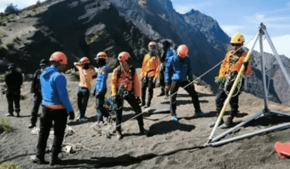Perbaikan Jalur Pendakian Rinjani